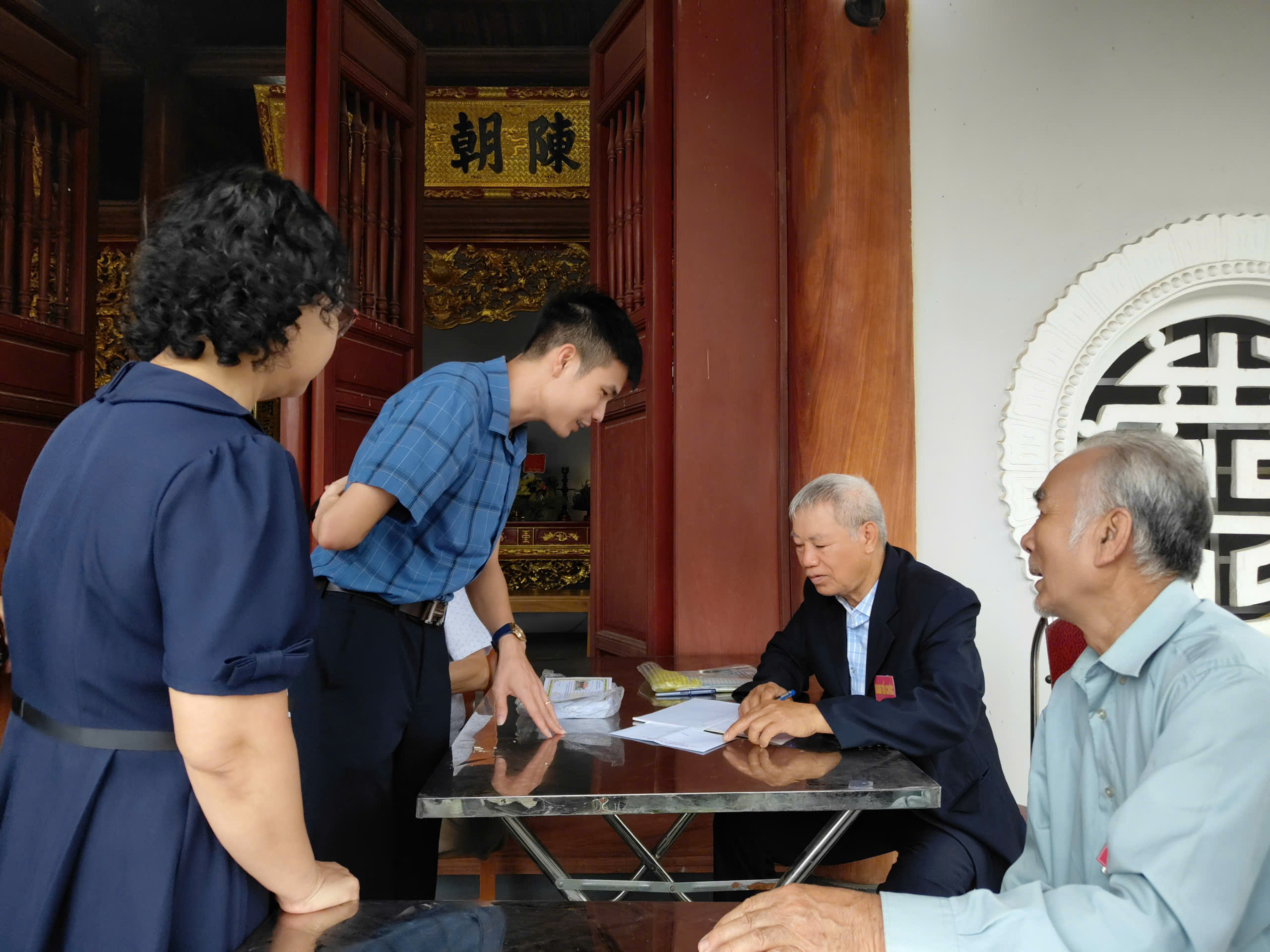 Anh-tin-bai